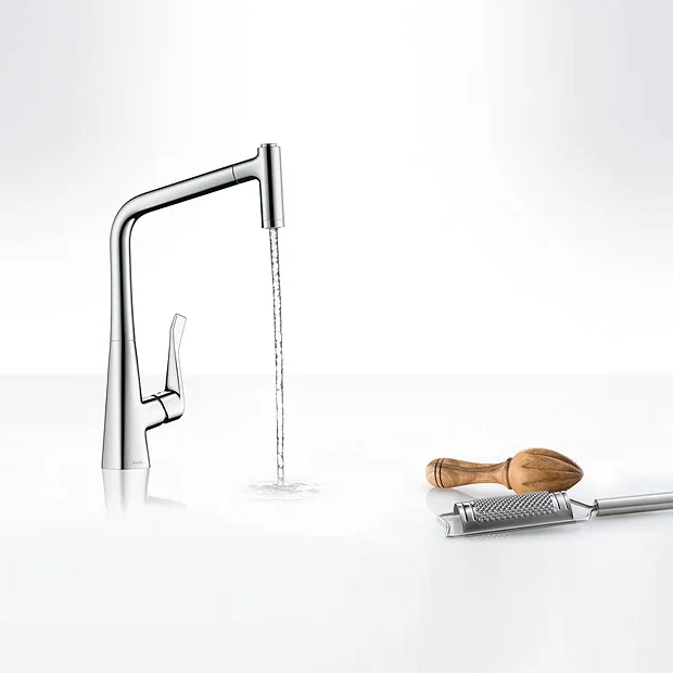 Hansgrohe Metris M71 Single Lever Kitchen Mixer 320 With Pull Out Spray - Chrome 6 Hansgrohe Metris M71 Single Lever Kitchen Mixer 320 With Pull Out Spray - Chrome - Image 4