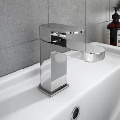 Amos Modern Tap Package (Bath + Basin Tap) -Roc Bathroom Furni Store amopk n detail2